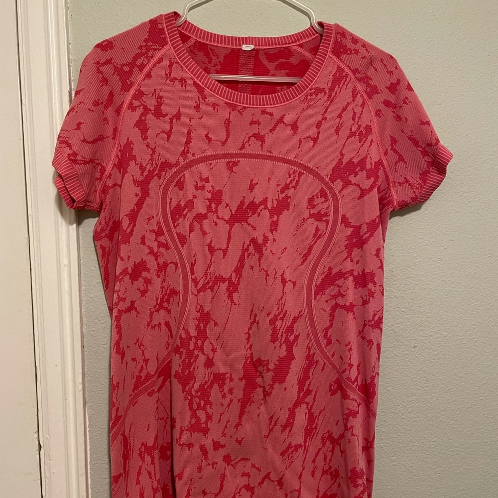 Lululemon athletic top